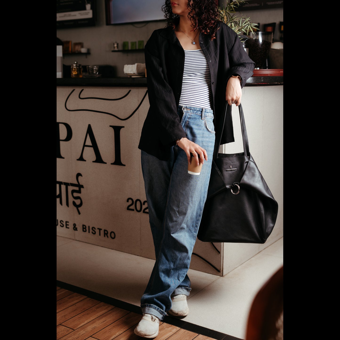Luxe Nomad Black Hobo