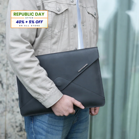 Sleek Guard Black Laptop Sleeve