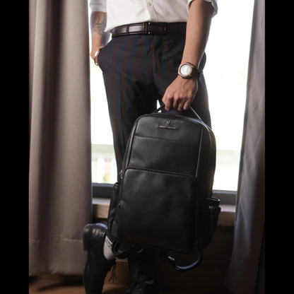 Metropolitan Voyager Black Backpack