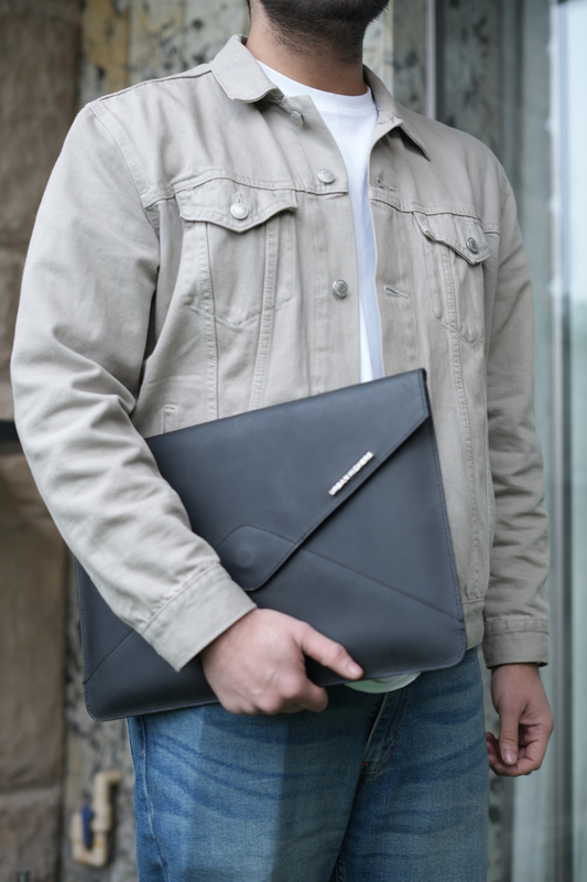 Sleek Guard Black Laptop Sleeve